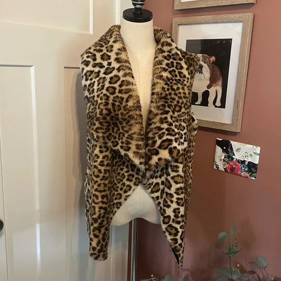 Velvet by Graham & Spencer faux fur & suede animal print pockets Medium vest - Picture 12 of 12